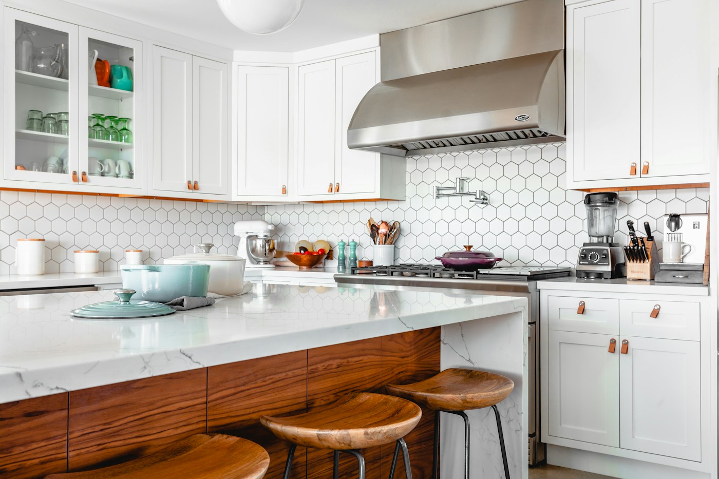 Inspiración para cocina contemporánea con mobiliario integral